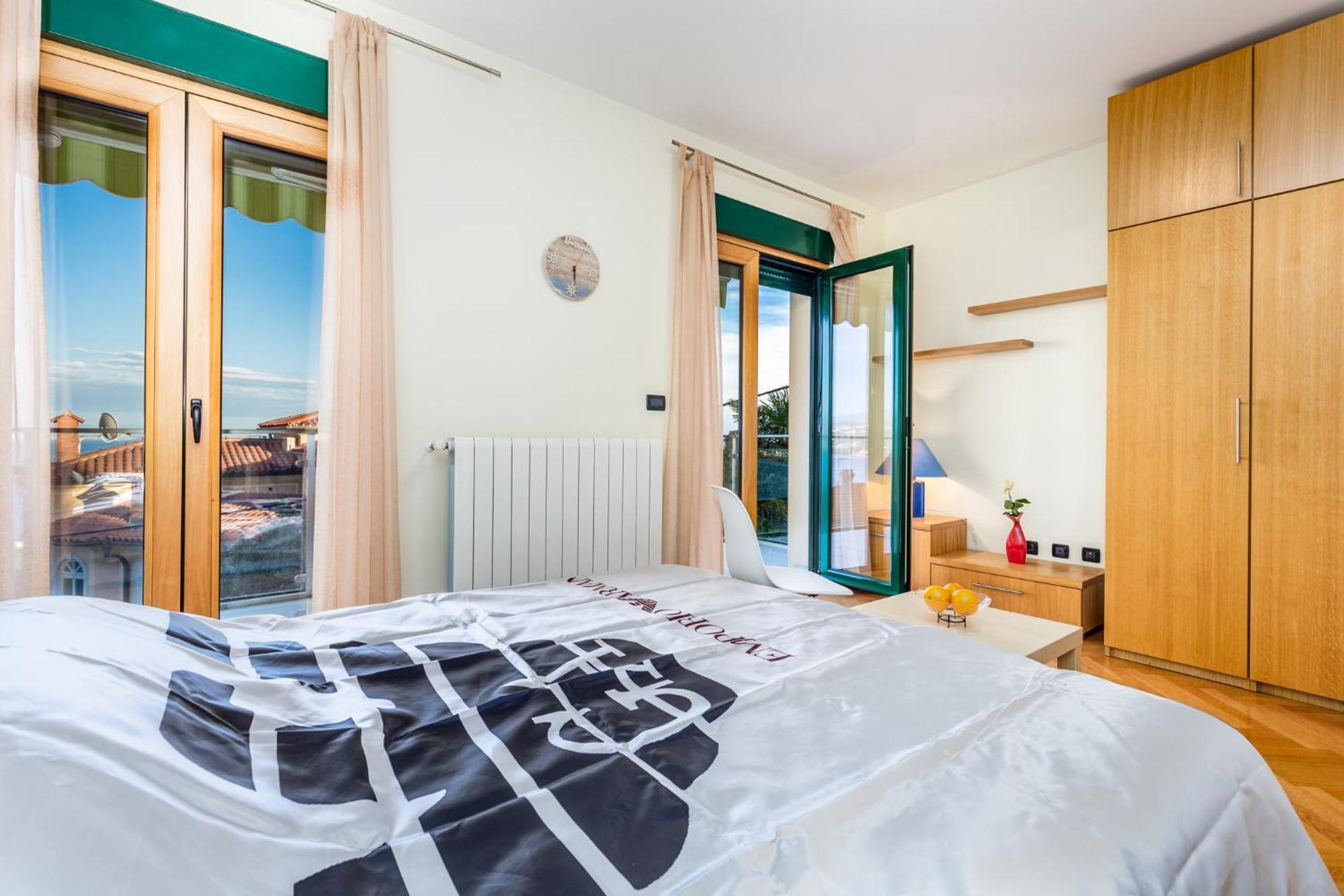 Lux Apartmani Opatija Exterior photo